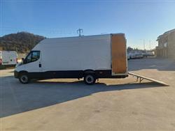 IVECO DAILY 35s14 CON PEDANA