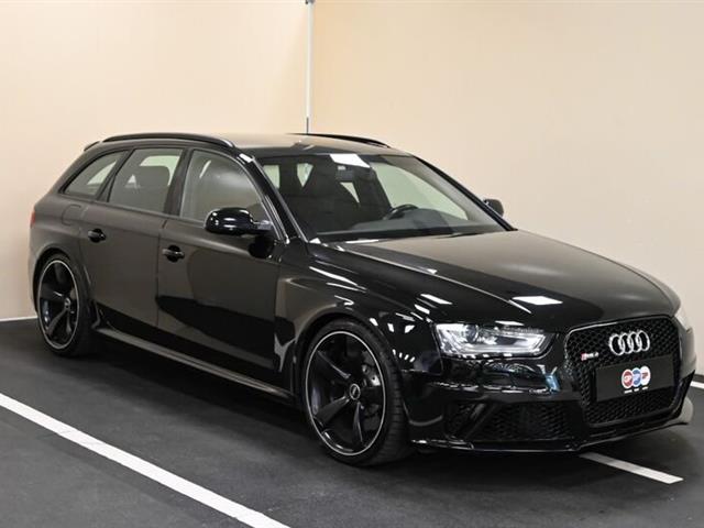 AUDI A4 AVANT RS 4 Avant 4.2 V8 FSI quattro S tronic