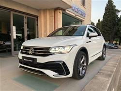 VOLKSWAGEN TIGUAN 2.0 TDI 150 CV SCR DSG R-Line LUCI AMBIENTE