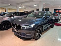 VOLVO XC60 B4 AWD Geartronic Momentum