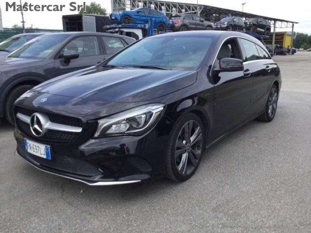 MERCEDES CLASSE CLA CLA Shooting Brake 200 d Sport auto FN697LJ