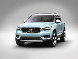 VOLVO XC40 2.0 D4 R-DESIGN AWD GEARTRONIC
