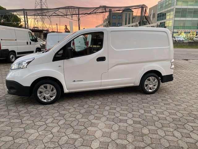 NISSAN e-NV200 Courier + Allestimento Scaffalatture