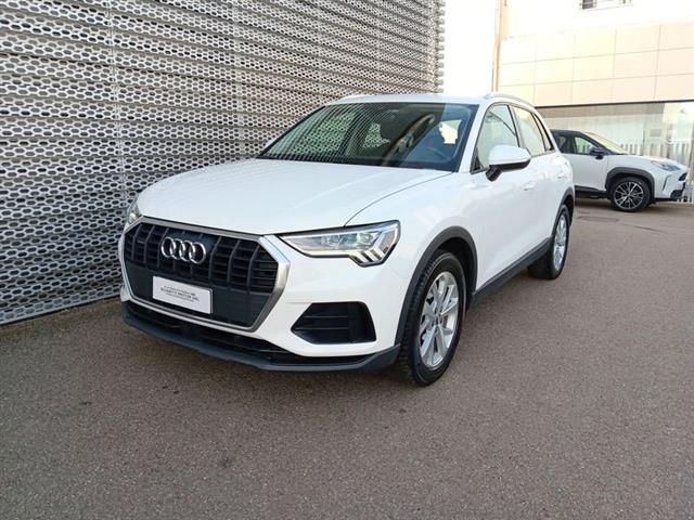 AUDI Q3 35 TDI quattro Business