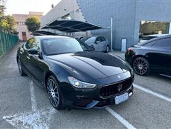 MASERATI GHIBLI 330 CV MHEV Gransport