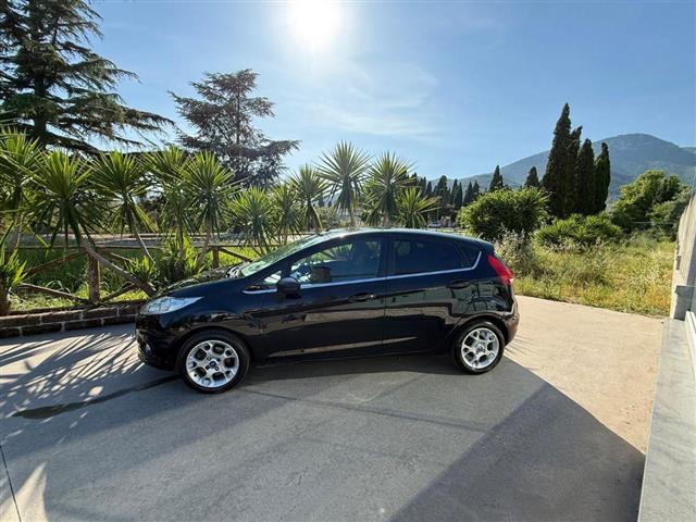 FORD Fiesta 1.4 TDCi 70CV 5p. Titanium.Bs.