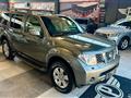 NISSAN PATHFINDER 2.5 dCi SE