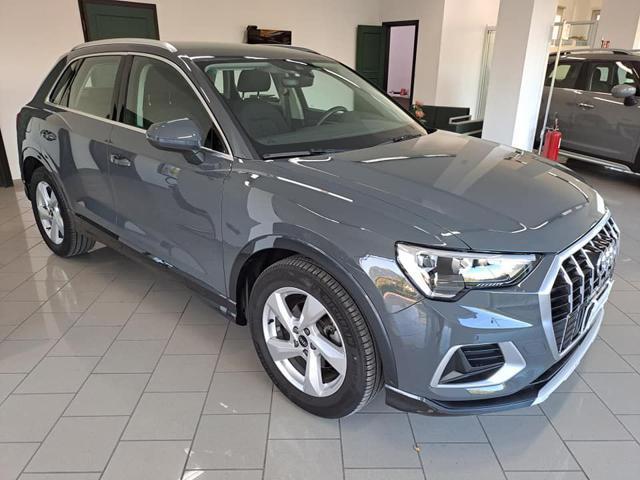 AUDI Q3 35 TDI S tronic Business Advanced