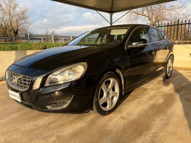 VOLVO V60 (2010) D3 Kinetic PRONTA CONSEGNA OK DISTRIBUZIONE