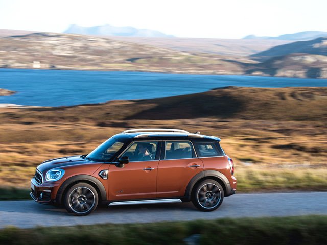 MINI COUNTRYMAN MINI COUNTRYMAN 2.0 COOPER D BUSINESS ALL4 AUTO MY