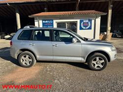 VOLKSWAGEN TOUAREG 2.5 R5 TDI AUTOMATIK  N1 4 POSTI.  NAVIG !!!!