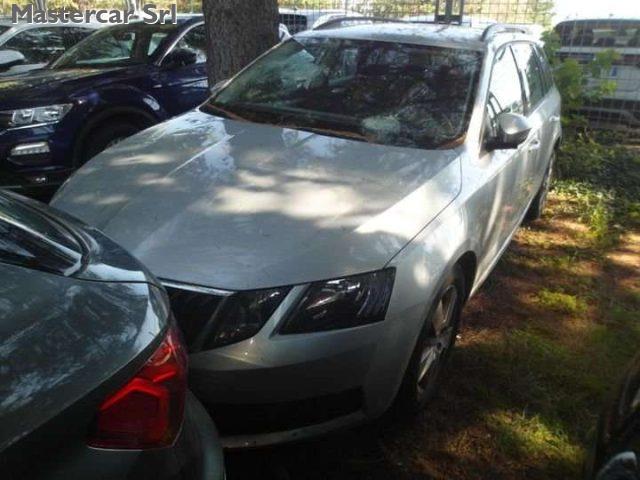 SKODA OCTAVIA Wagon 1.6 tdi Executive 115cv dsg FP419XJ