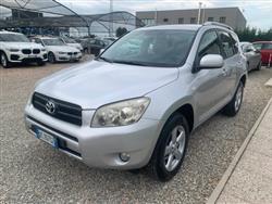 TOYOTA RAV4 2.0 Luxury