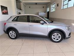 AUDI Q3 35 TDI quattro S tronic Business