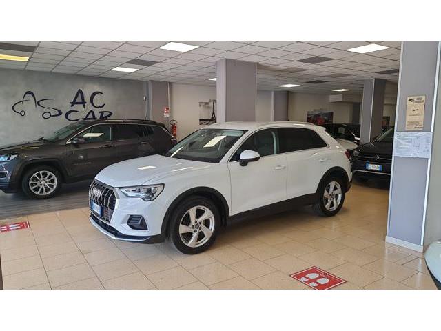 AUDI Q3 35 TDI S tronic Business Advanced