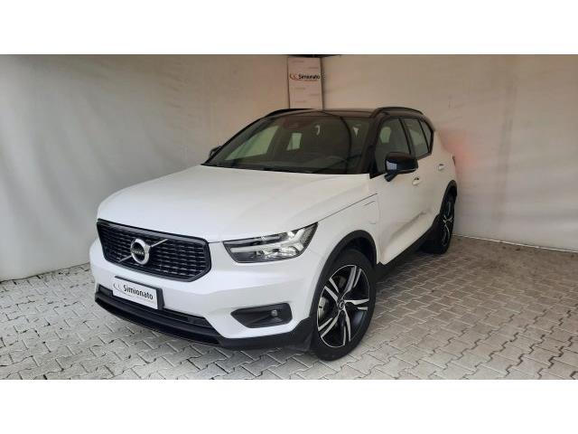 VOLVO XC40 RECHARGE HYBRID T5 Recharge Plug-in Hybrid R-design