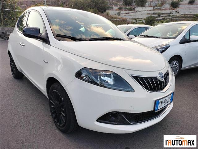 LANCIA Ypsilon 1.0 firefly hybrid Silver s&s 70cv