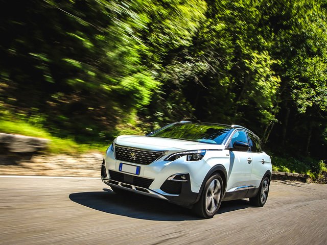 PEUGEOT 3008 BlueHDi 130 S&S EAT8 Crossway