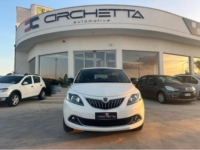 LANCIA Ypsilon 1.0 firefly hybrid Platino s&s 70cv