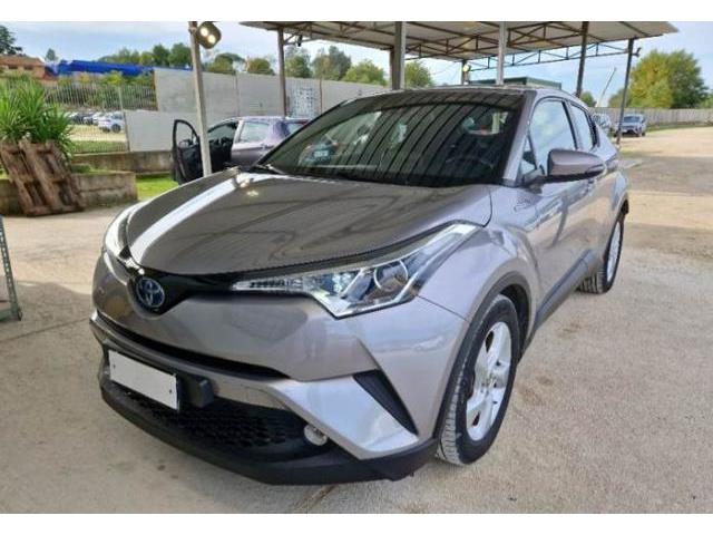 TOYOTA C-HR 1.8 Hybrid E-CVT Business