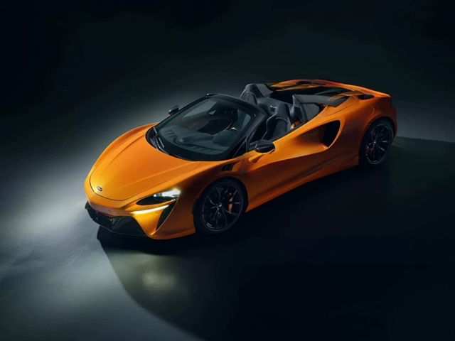 MCLAREN ARTURA Spider