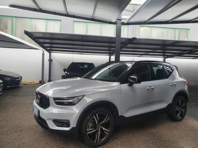 VOLVO XC40 RECHARGE HYBRID T5 Recharge Plug-in Hybrid R-design