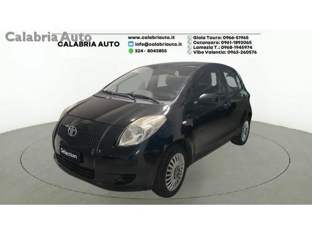 TOYOTA YARIS 1.0 5 porte Now