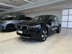 VOLVO XC40 T3 Momentum Pro