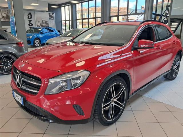 MERCEDES CLASSE GLA GLA 200 d Business