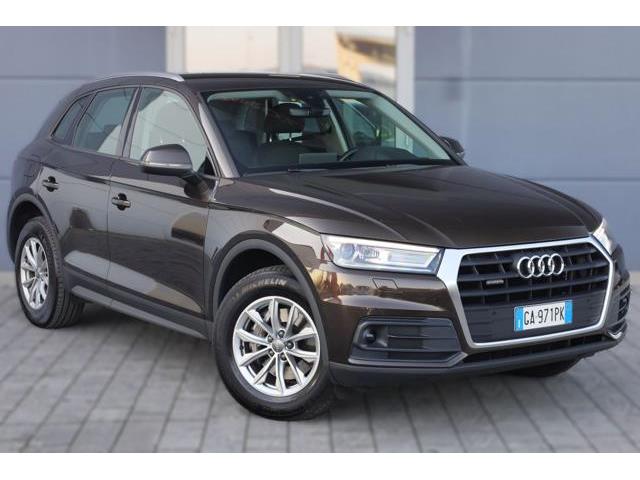 AUDI Q5 35 TDI quattro S tronic Business