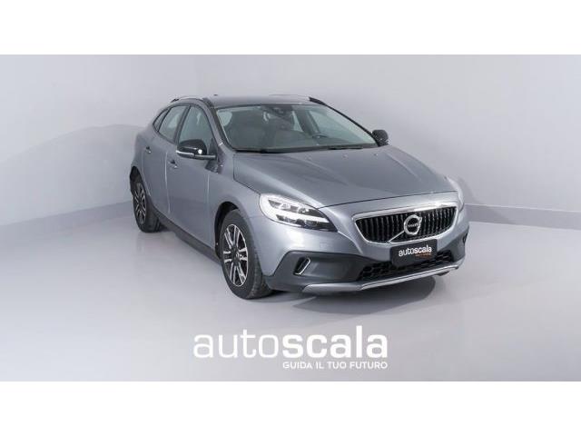 VOLVO V40 CROSS COUNTRY D2 Momentum (rottamazione euro 4)