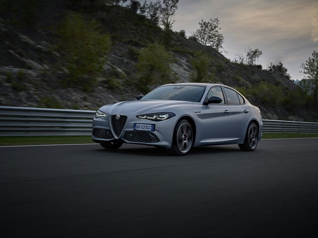 ALFA ROMEO GIULIA 2.0 Turbo 280 CV AT8 AWD Q4 Competizione