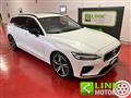 VOLVO V60 D4 Geartronic R-Design PRENOTATA