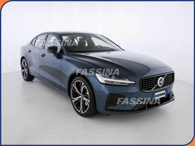 VOLVO S60 B4 automatico Plus Dark