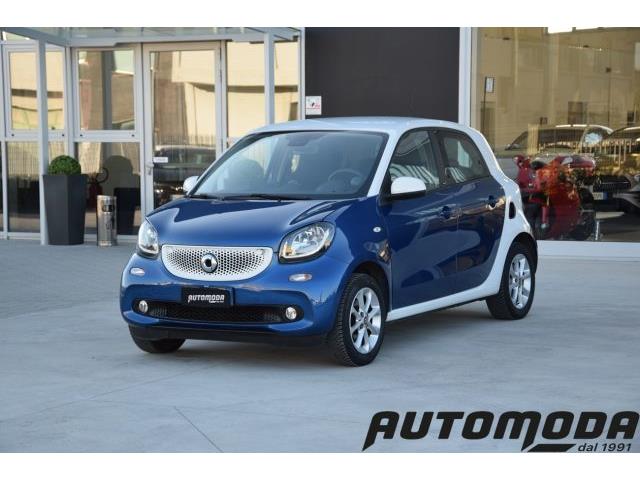 SMART FORFOUR 1.0 52 KW BICOLOR