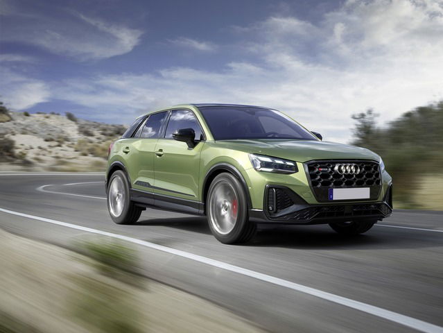 AUDI Q2 S TFSI quattro S tronic sport attitude