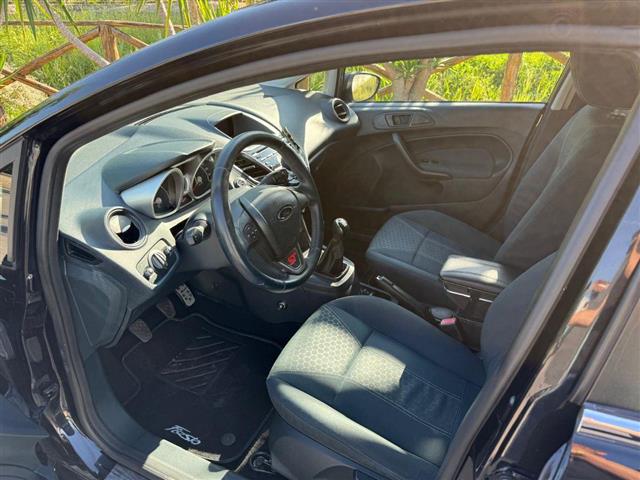 FORD Fiesta 1.4 TDCi 70CV 5p. Titanium.Bs.