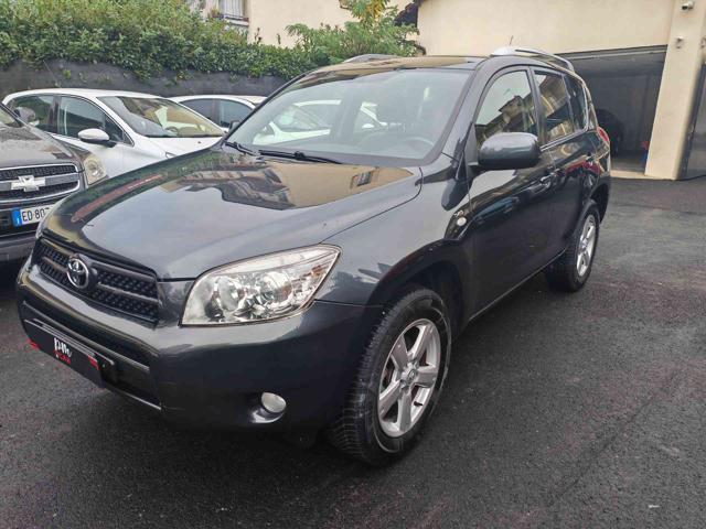 TOYOTA RAV4 2.2 D-4D 136 CV Luxury