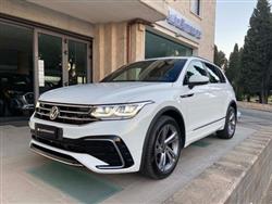 VOLKSWAGEN TIGUAN 2.0 TDI 150 CV SCR DSG R-Line LUCI AMBIENTE