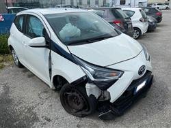 TOYOTA AYGO X Play MMT