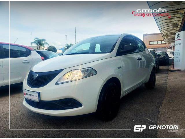 LANCIA YPSILON 1.0 FireFly 5 porte S&S Hybrid Ecochic Silver