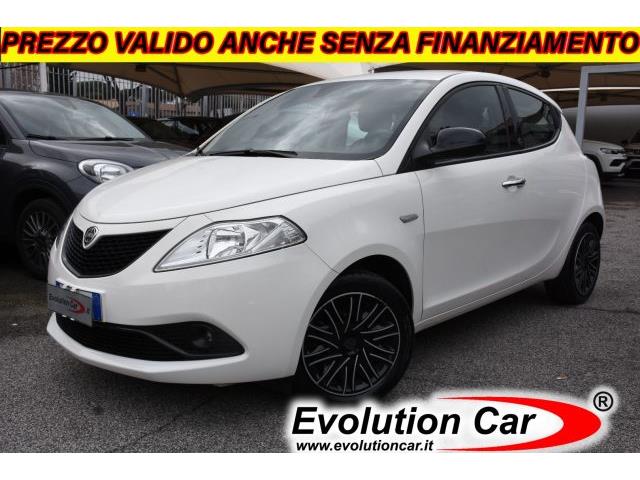 LANCIA YPSILON 1.0 FireFly 5 porte S&S Hybrid Ecochic Gold