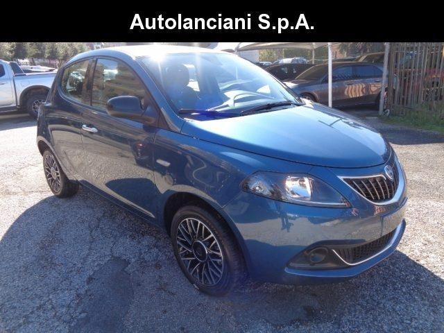 LANCIA YPSILON 1000 HYBRID PLATINO 70CV CAM CARPLAY CERCHI ITALIA