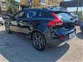 VOLVO V40 CROSS COUNTRY D2 Momentum