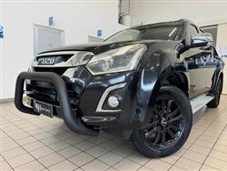 ISUZU D-MAX 1.9 Crew Cab 4WD Clima*/*TOTAL BLACK*/*AUTOMATICO