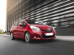 TOYOTA YARIS 1.0 5 porte Active