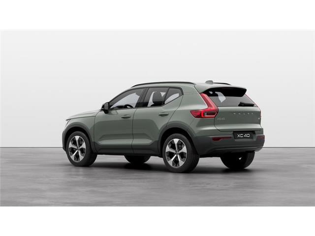 VOLVO XC40 B3 automatico Plus Dark