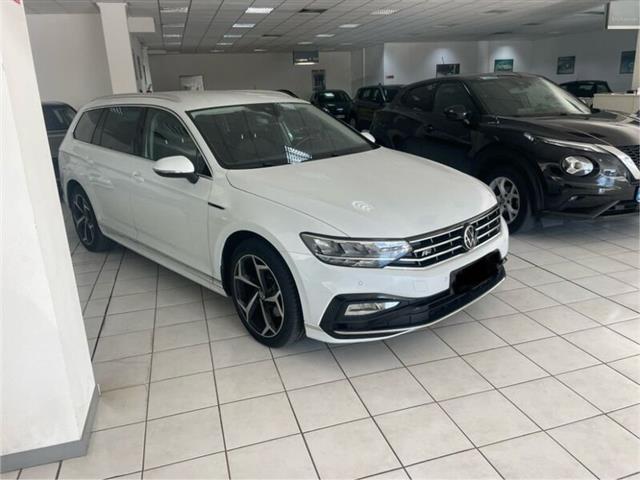 VOLKSWAGEN PASSAT Variant 2.0 TDI SCR EVO DSG Executive