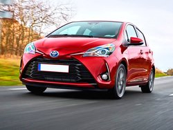 TOYOTA YARIS 1.5h Trend