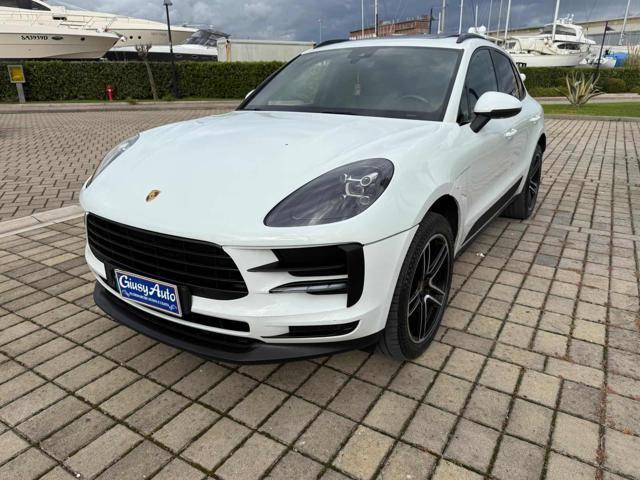 PORSCHE MACAN 2.0